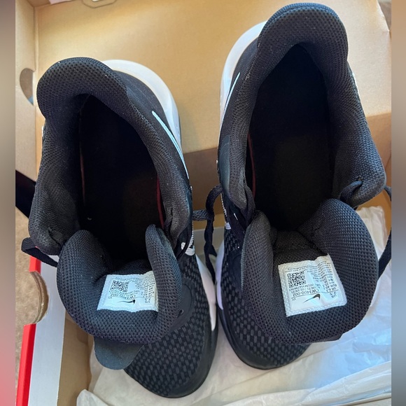 Nike Black and White Athletic Sneakers - Picture 6 of 7